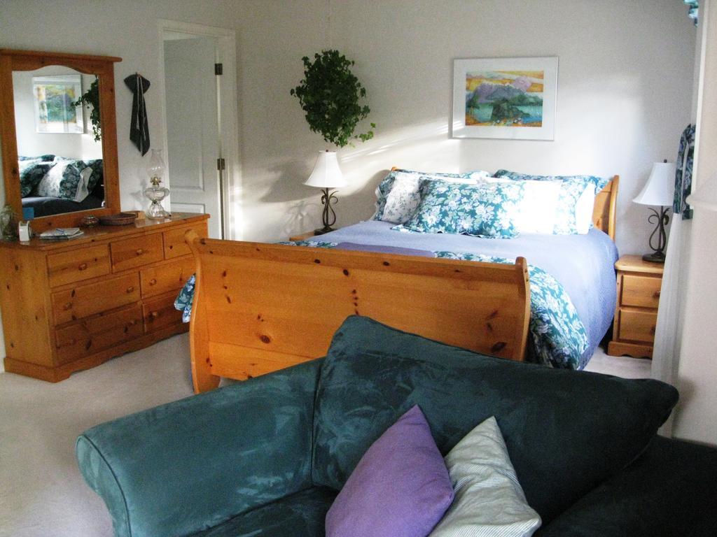 Avens Renaissance B&B Canmore Oda fotoğraf
